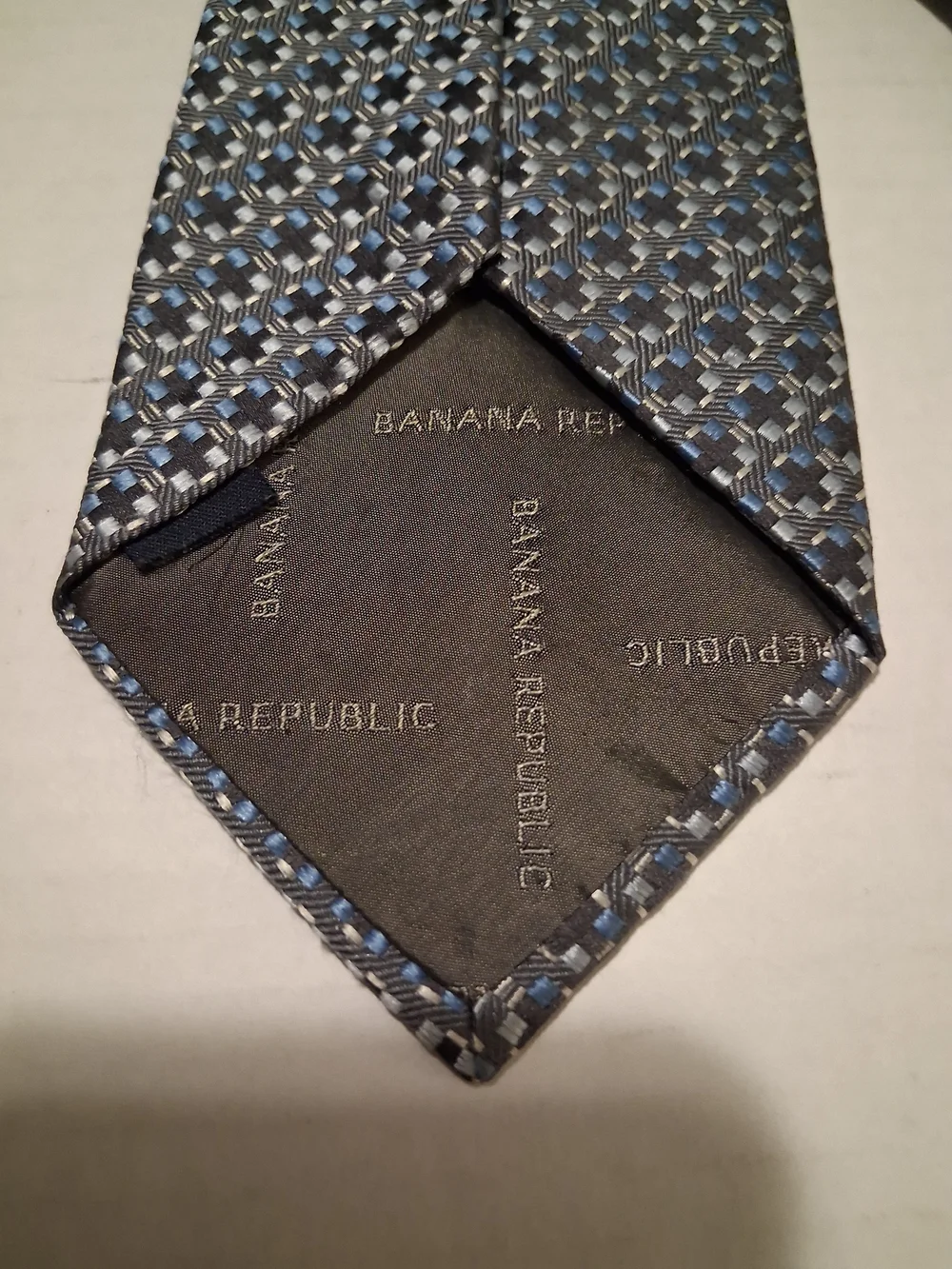 Banana Republic Gray Patterned Men's Tie with Light Blue Accents